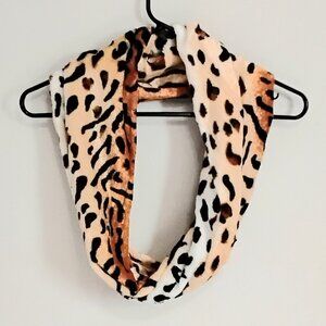 3/$25 Beautiful 42" Super Soft Tiger/Cheetah Print Wrap NWOT!!